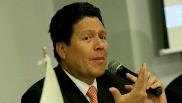 Iwasaki: "Walter Fretes no es jugador de Universitario"