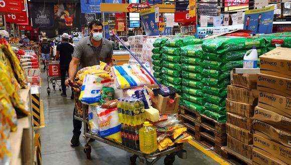Las tiendas de abastecimiento de productos básicos, supermercados, mercados, bodegas y farmacias atenderán con un aforo del 40%. Fotos: Hugo Curotto / @photo.gec