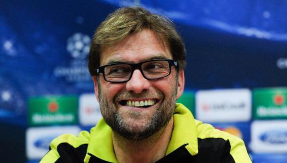 Técnico de Borussia Dortmund niega romance con mujer de un futbolista del club