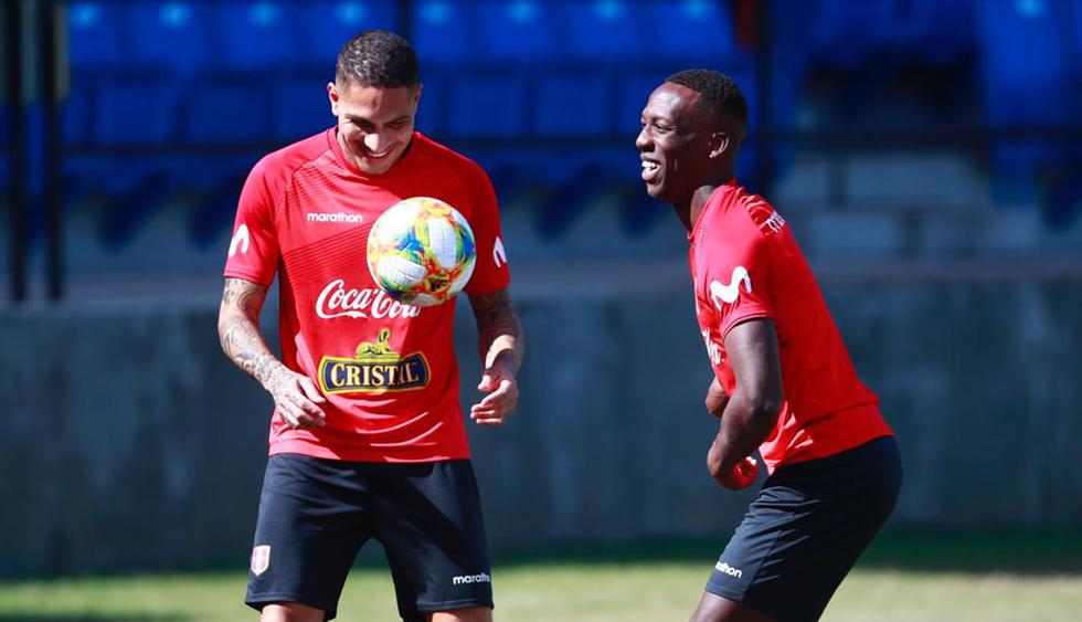 Guerrero y Luis Advíncula no dejaron de bromear.(Foto: Daniel Apuy, enviado especial / GEC)