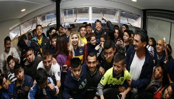 Boca Juniors: Carlos Tevez recibió visita de niños del "Fuerte Apache"