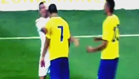 Tremendo cabezazo de un jugador a otro en el fútbol español[VIDEO]