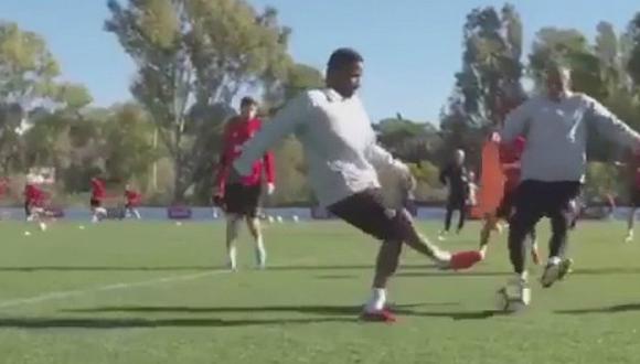Jefferson Farfán se lució con 'huacha' en entrenamientos con Lokomotiv [VIDEO]