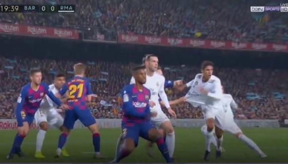 Barcelona vs. Real Madrid | La polémica del primer tiempo fue un doble penal a Varane | VIDEO
