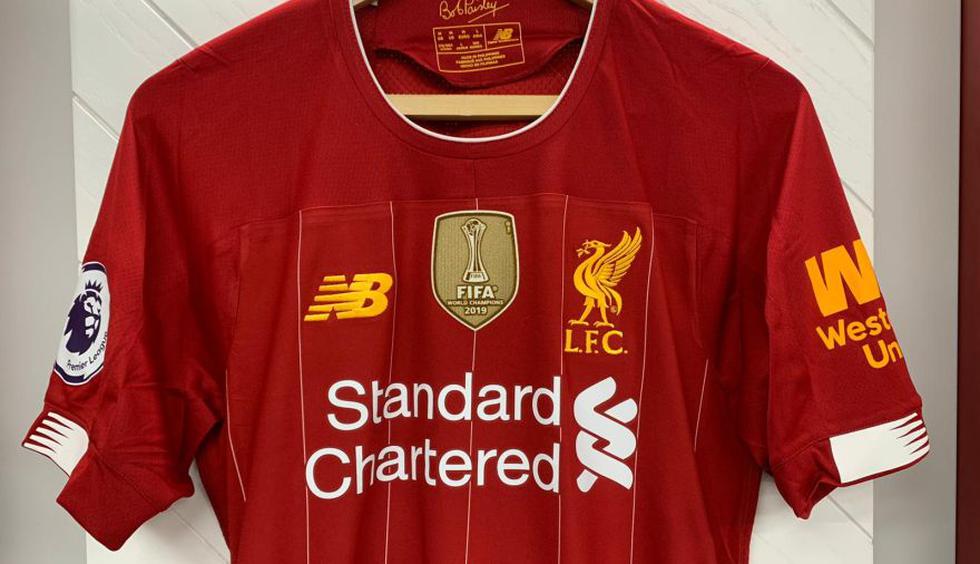 La camiseta del Liverpool con la insignia del Mundial de Clubes. (Foto: Liverpool)