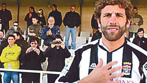 Gonzales Vigil fue presentado por su nuevo equipo en España y espera llevarlo al ascenso