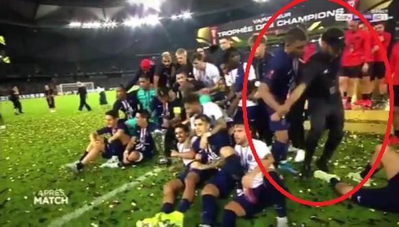 Mbappé botó a Neymar de la foto grupal del PSG y genera enorme polémica mundial | VIDEO