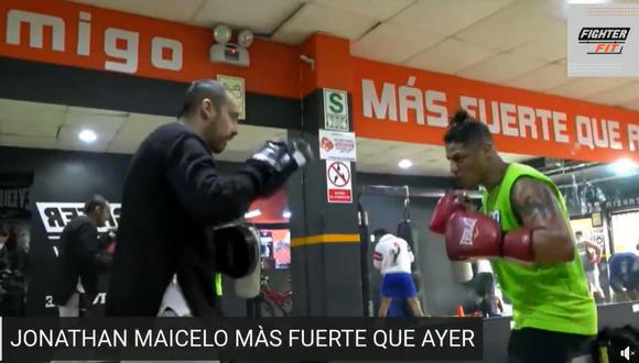 Jonathan Maicelo se prepara para volver a pelear pero usuarios le recuerdan agresión a mujer. (Foto: Captura de video)