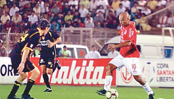 "Pelado" Ciciliano pide tener cuidado con el árbitro, teme favorezca a local