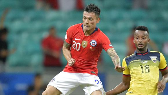 Charles Aránguiz en duda para afrontar el Perú vs. Chile de Eliminatorias. (Foto: AFP)
