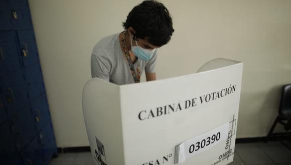 Los ciudadanos que no acudan a votar en las elecciones del 11 de abril sin una justificación válida y los electores que no cumplan con ejercer como miembros de mesa, tendrán que pagar una multa.(Foto: Anthony Niño de Guzmán / @photo.gec)