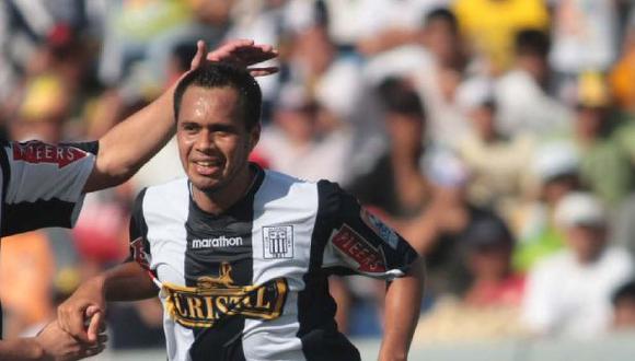 El "Pato" Quinteros calienta más el partido con Cristal