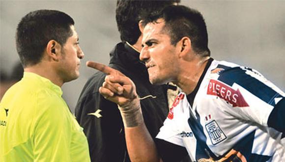 Arbitro ecuatoriano echó a Alianza Lima de la Copa al validar gol de la U de Chile en offside.