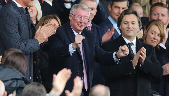 Alex Ferguson fue ovacionado en Old Trafford tras sufrir grave problema de salud