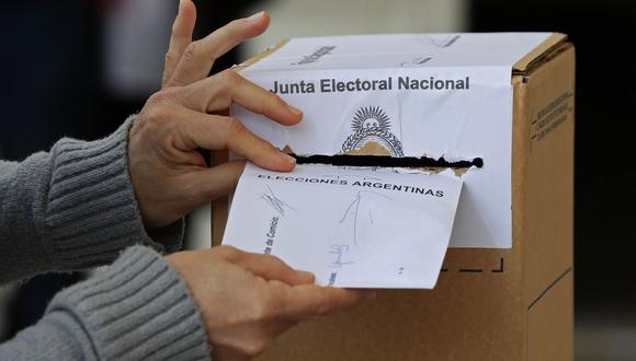 Si no acudes a tu local de votación a sufragar este 14 de noviembre, serás multado (Foto: Alejandro Pagni / AFP)