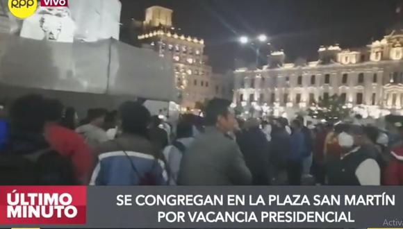 Las personas se reunían en la plaza San Martín pese al estado de emergencia por la pandemia del COVID-19. (RPP Televisión)