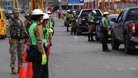 Las Fuerzas Armadas y la Policía se encargarán de vigilar el cumplimiento de la restricción vehicular. (Foto: HugoCurotto / @photo.gec)