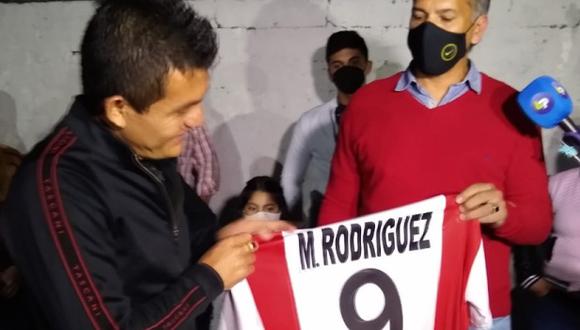 'El Pulga' Rodríguez fue recibido a lo grande en Simona, su ciudad. (Foto: Twitter)