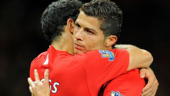 Cristiano Ronaldo y Ryan Giggs coincidieron en Manchester United durante seis temporadas. (Foto: AFP)