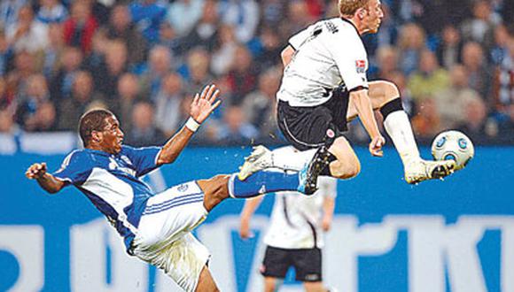 Schalke choca hoy con Colonia e intenta acercarse a los líderes