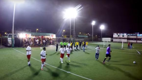 Cracks del fútbol peruano sorprendieron a peloteros en pichanga [VIDEO]