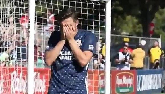 Delantero conmueve en la USL tras marcar gol tres horas después de la muerte de su padre [VIDEO]
