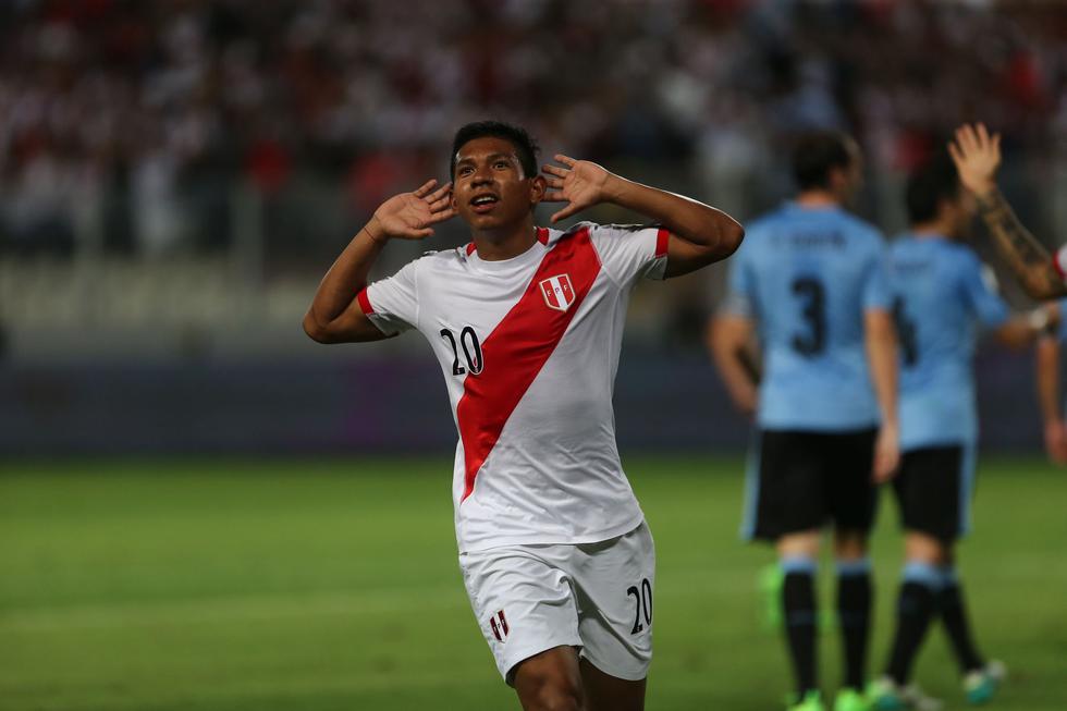 Edison Flores / Aalborg (Dinamarca) - D.C. United (Estados Unidos). (Foto: AFP)