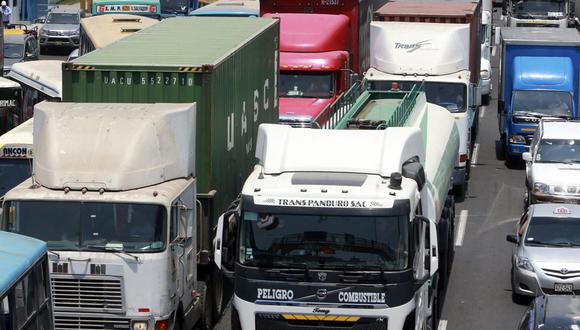 Transportistas de carga pesada acatan paro por tercer día consecutivo. (Foto: GEC/referencial)