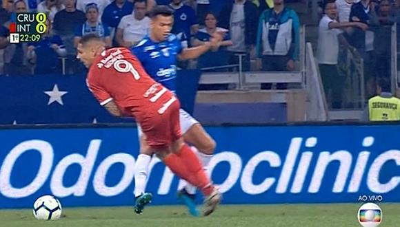 Cruzeiro - Inter | Paolo Guerrero sufrió un durísimo golpe y generó enorme preocupación en la Copa de Brasil | VIDEO