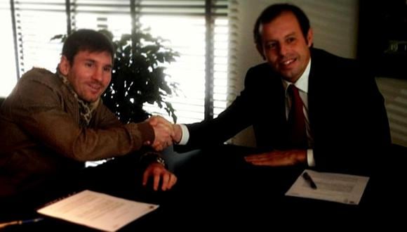 Lionel Messi firmó su renovación que lo unirá hasta el 2018 con el Barcelona