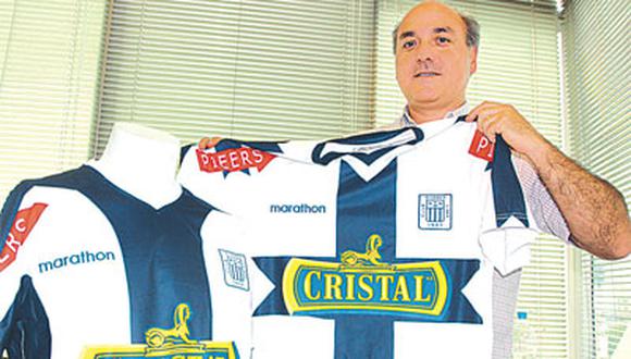 Ocho empresas se encargan de vestir a los 16 clubes que compiten en nuestro campeonato Descentralizado