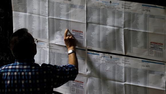 Antes de ir a sufragar en las PASO 2021, debes revisar el padrón electoral para que sepas exactamente dónde es tu local d votación, recuerda que por la pandemia aumentaron los centros (Foto: Emiliano Lasalvia / AFP)