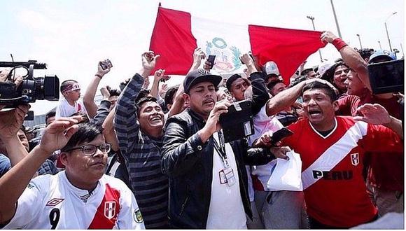 Perú vs. Argentina: Hincha peruano alentó desde el estadio de Velez [FOTO]