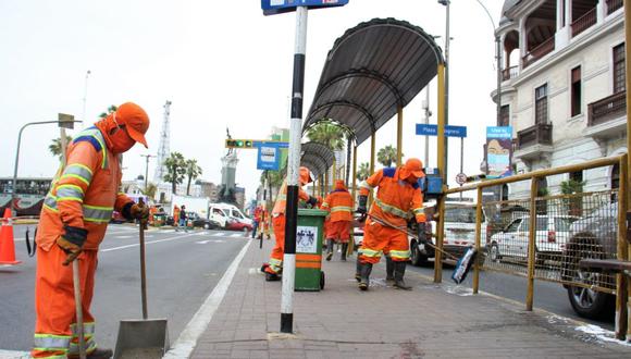En los trabajos participaron 16 operarios de limpieza de la Municipalidad de Lima. (Foto: MML)
