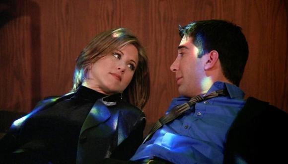 Rachel (Jennifer Aniston) y Ross (David Schwimmer) en una escena de "Friends". (Foto: NBC)