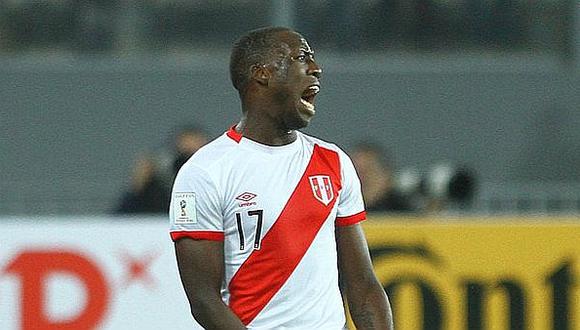 Perú vs. Jamaica: blooper de Advíncula casí termina en gol en contra [VIDEO]