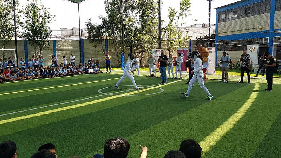 Deportistas Top Perú llegaron a la IE Túpac Amaru y dieron lección de vida inspirada en el deporte