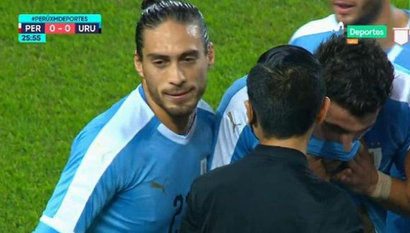 Perú vs. Uruguay: Martín Cáceres fue expulsado por falta sobre Trauco y encarar al árbitro tras efusivo reclamo | VIDEO