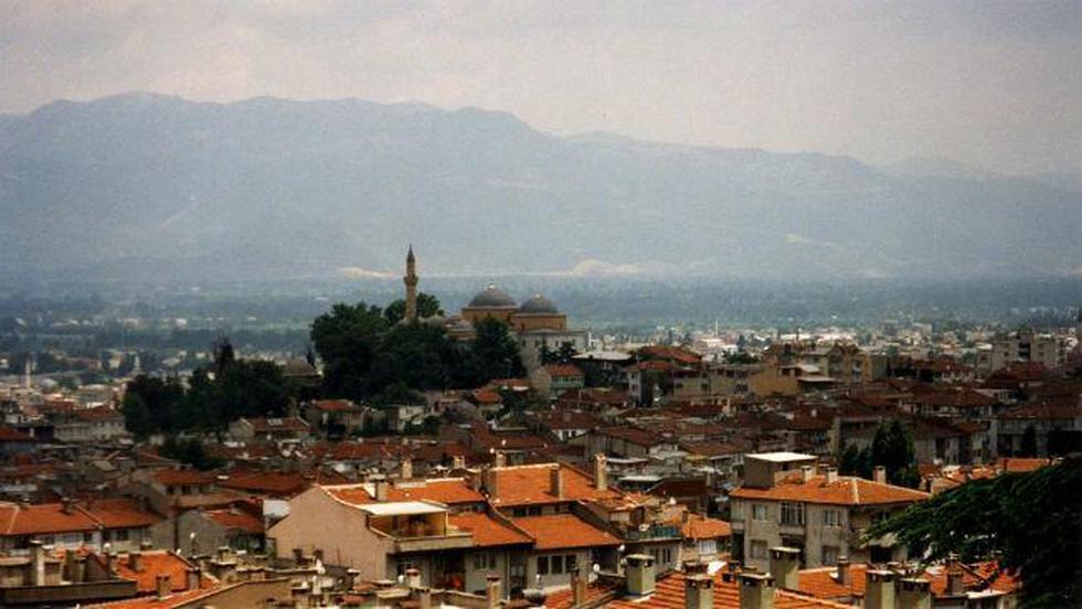 Luis Advíncula: Bursa, la ciudad de Turquía donde vivirá por tres años [GALERÍA]