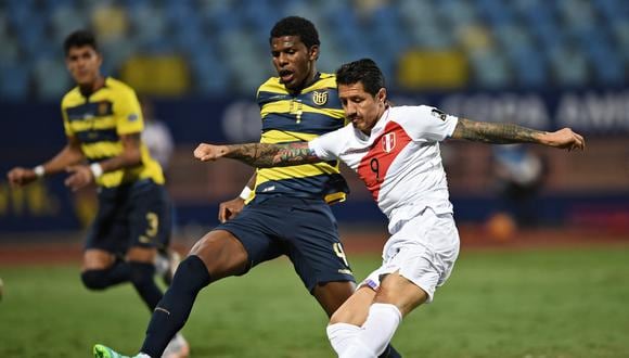 Con gol de Lapadula y de Carrillo, Perú empata 2-2 ante Ecuador en la cuarta fecha de la Copa América.  (Foto: AFP)