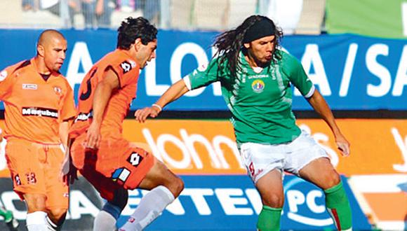 Delantero argentino Gigena se muere por venir, pero el la "U" reiteran que Capitano no lo quiere por viejo