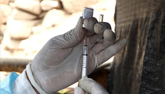 La inmunización del nuevo grupo etario responde a la poca asistencia en la vacunatón, (Foto: Alessandro Currarino / @photo.gec)