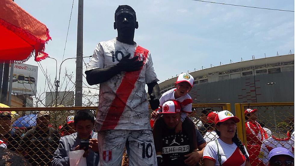 Perú vs. Nueva Zelanda: calles de Lima se pintaron de rojo y blanco [FOTOS]