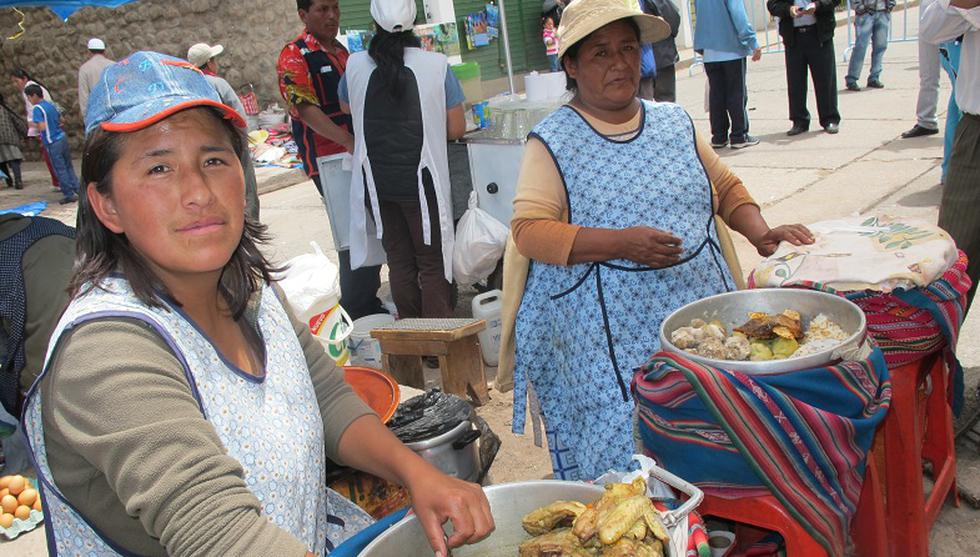 FOTOS: Hinchas de Cristal y Real Garcilaso armaron la previa 