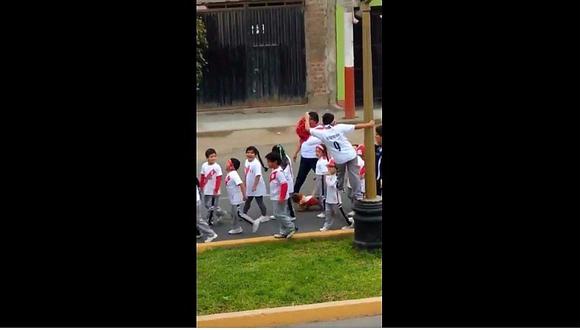 Perú vs Colombia: Niños de inicial alentaron a la blanquirroja [VIDEO]