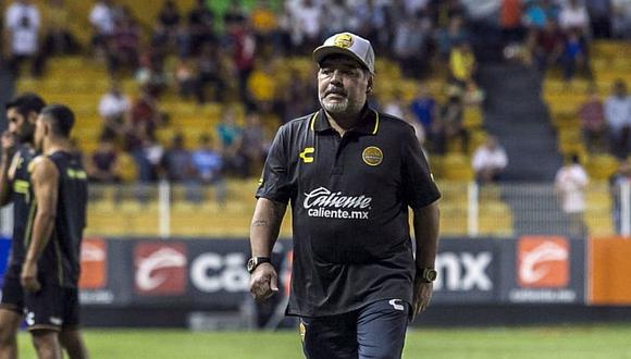 Conoce la lesión de Diego Maradona que no lo deja caminar con normalidad