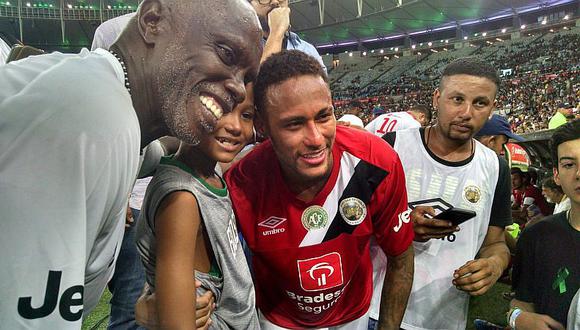Zico, Neymar y Claudio Adao juntos en partido por Chapecoense [FOTOS]