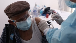 Vacunación contra COVID-19 a personas de 100 años a más se iniciará mañana en SJL y SMP, indicó Ugarte