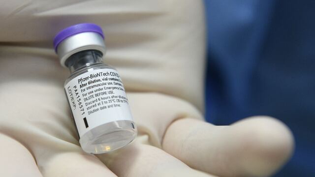 Contraloría advierte posible mercado negro de vacunas contra el COVID-19 durante etapa de inmunización masiva 