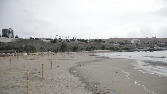 Mar en Chorrillos se retira y evacuan a veraneantes en playa Agua Dulce [FOTOS]